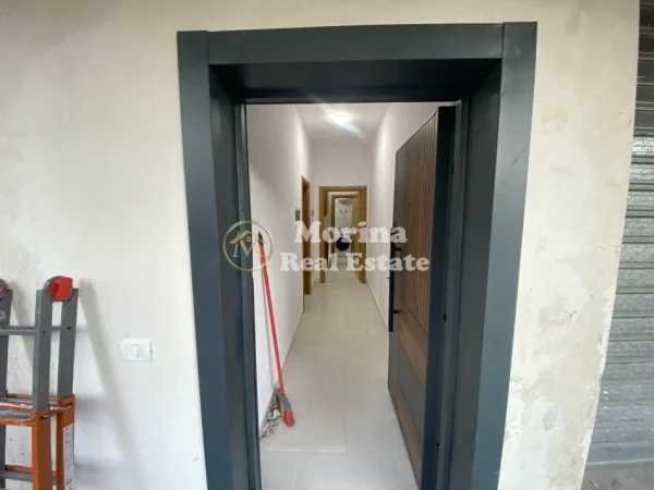 Tirane, jepet me qera apartament 1+1 Kati 1, 45 m² 200 € (Vilat Gjermane)