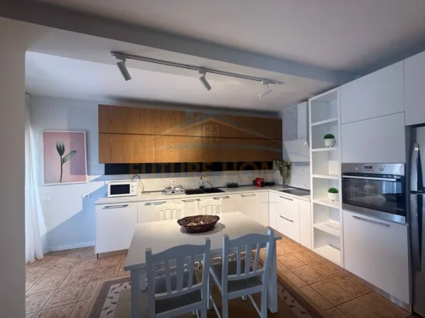 Tirane, shitet apartament 2+1 Kati 9, 132 m² 520.000 € 