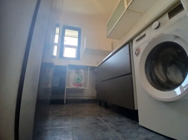 Tirane, jepet me qera apartament 1+1+Ballkon Kati 4, 65 m² 430 € (Boca caffe)