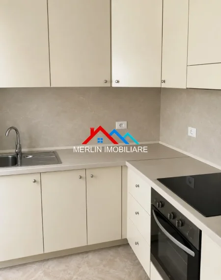 Tirane, jepet me qera apartament 1+1+Ballkon Kati 1, 80 m² 480 € (BRRYLI,BULEVARDI BAJRAM CURRI)