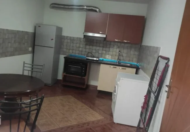Tirane, jepet me qera apartament 2+1 Kati 2, 90 m² 550 € (rruga e elbasanit)