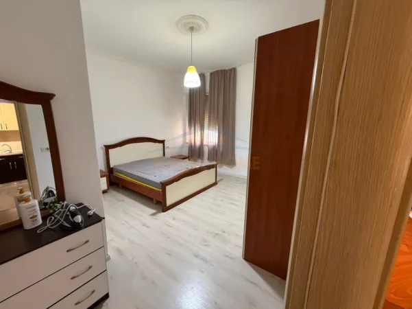 Tirane, jepet me qera apartament 1+1+Ballkon Kati 1, 64 m² 450 € (Kopshti Zoologjik)