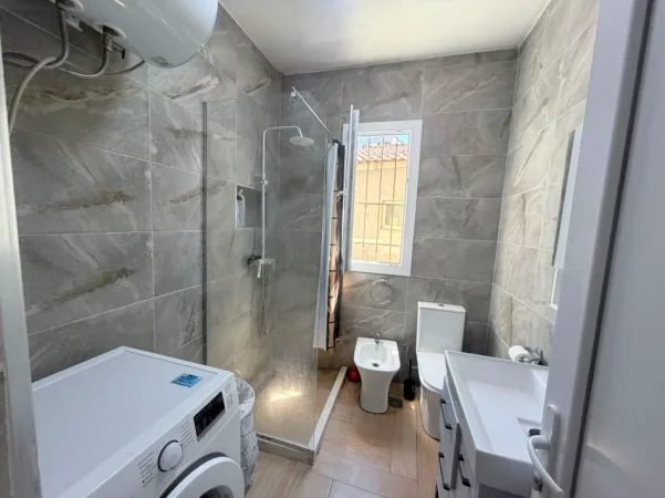 Tirane, jepet me qera apartament 2+1 Kati 2, 100 m² 730 € (21 dhjetori)