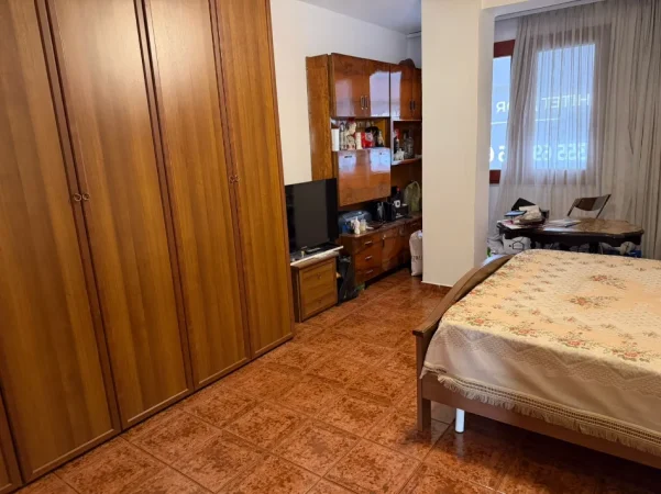 Tirane, jepet me qera apartament 2+1 Kati 2, 101 m² 670 € (Zogu i zi)