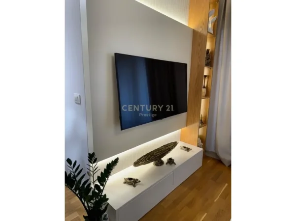 Tirane, jepet me qera apartament 1+1+Aneks+Ballkon Kati 2, 75 m² 1.000 € 