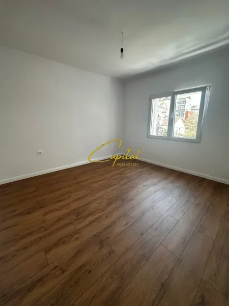 Tirane, shitet apartament 1+1 Kati 3, 66 m² 160.000 € (PAZARI I RI)