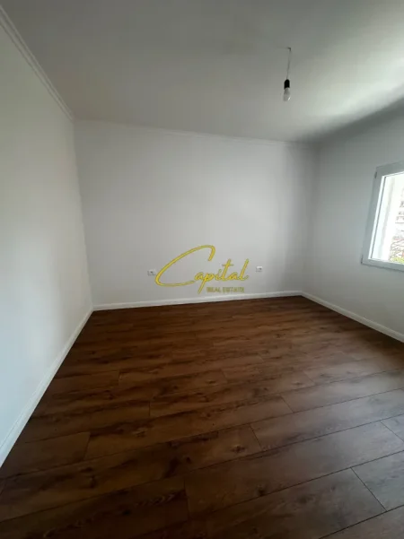 Tirane, shitet apartament 1+1 Kati 3, 66 m² 160.000 € (PAZARI I RI)