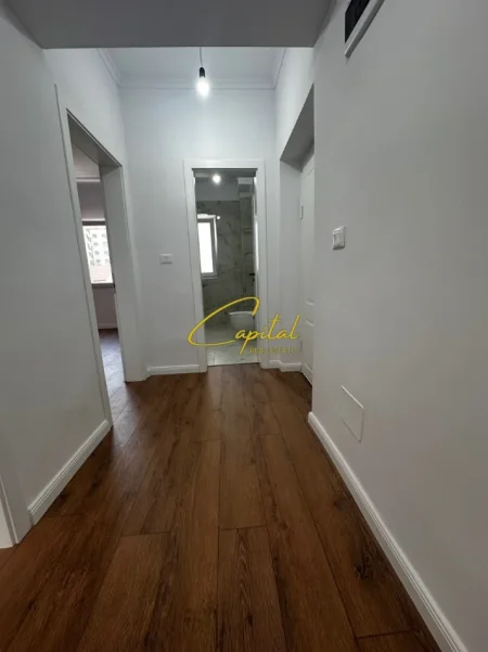 Tirane, shitet apartament 1+1 Kati 3, 66 m² 160.000 € (PAZARI I RI)