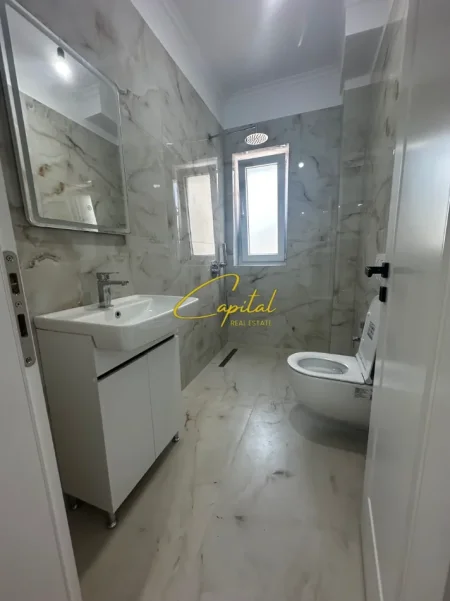 Tirane, shitet apartament 1+1 Kati 3, 66 m² 160.000 € (PAZARI I RI)