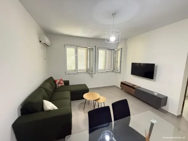 Tirane, jepet me qera apartament 1+1 Kati 4, 47 m² 573 € (Petro Korcari)