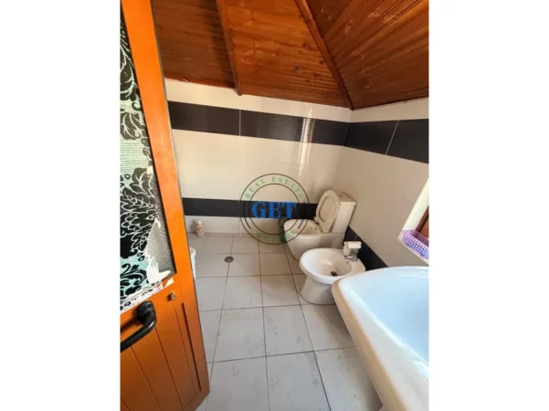 Durres, jepet me qera apartament 2+1 Kati 3, 85 m² 300 € (Kenet)