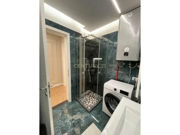 Tirane, jepet me qera apartament 2+1+Ballkon Kati 2, 100 m² 1.400 € (Liqeni i Thate)