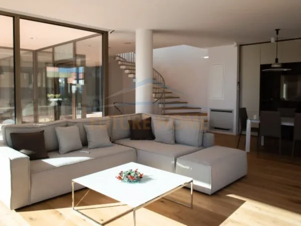 Tirane, shitet 4+1 , 1.082 m² 