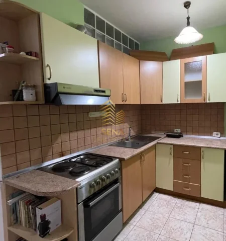 Tirane, jepet me qera apartament 1+1 Kati 4, 50 m² 500 € (Myslym Shyri)