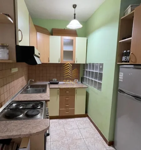 Tirane, jepet me qera apartament 1+1 Kati 4, 50 m² 500 € (Myslym Shyri)