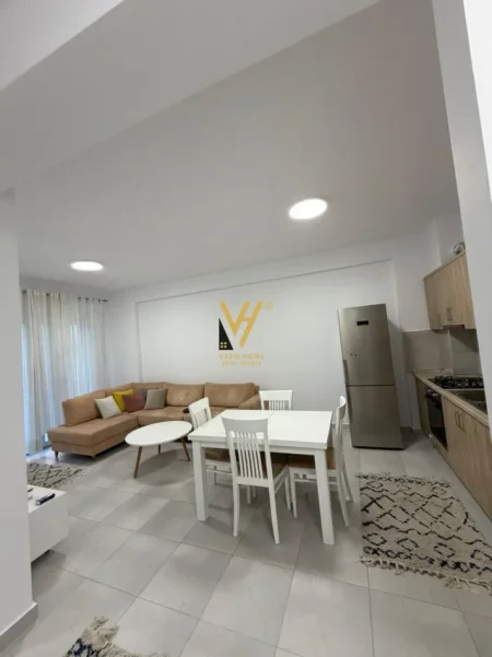 Tirane, jepet me qera apartament 2+1+Ballkon Kati 5, 80 m² 620 € (GOLDEN PARK , YZBERISHT)