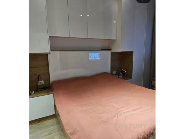 Tirane, jepet me qera apartament 1+1+Ballkon Kati 1, 60 m² 650 € (Kopshti Botanik)
