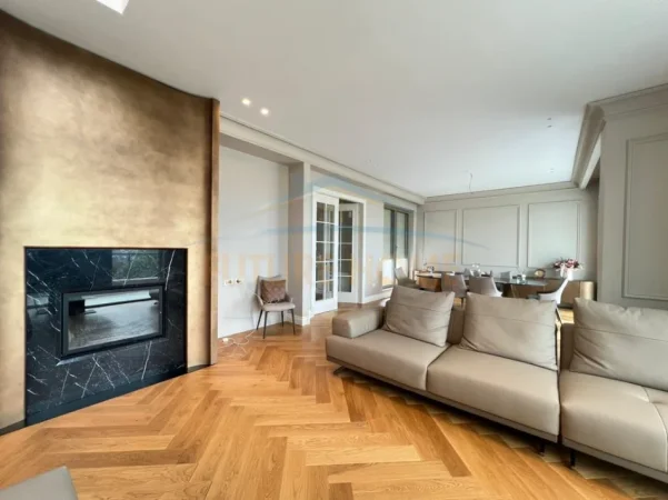 Tirane, jepet me qera Vile 5+1 Kati 3, 1.101 m² 