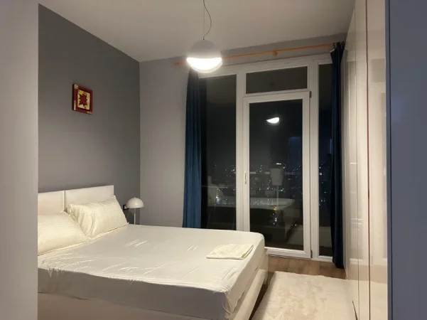Tirane, jepet me qera apartament 2+1 Kati 4, 115 m² 800 € (Kopshti Botanik , prane Xhamise)