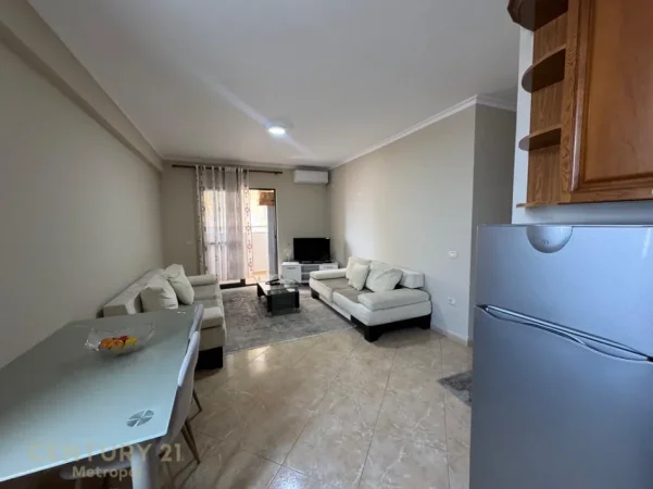 Tirane, jepet me qera apartament 1+1+Ballkon Kati 5, 60 m² 500 € (Spitali i Pediatrise ne QSUT)