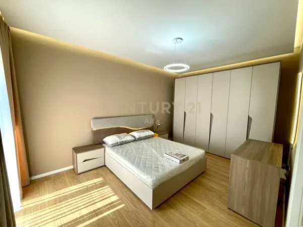 Tirane, jepet me qera apartament 2+1+Ballkon Kati 1, 103 m² 800 € (Kopshti Botanik)
