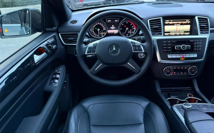 Tirane, shes SUV MERCEDES ML350 AMG Line 2014 Nafte, gri e erret automatik Klima 238.000 km 14.100 €