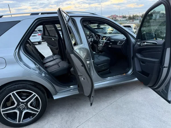 Tirane, shes SUV MERCEDES ML350 AMG Line 2014 Nafte, gri e erret automatik Klima 238.000 km 14.100 €