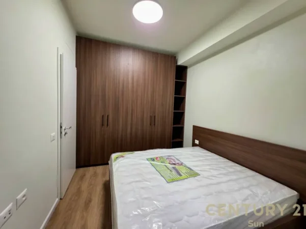 Tirane, jepet me qera apartament 1+1+Ballkon Kati 8, 50 m² 500 € (Ali Demi)