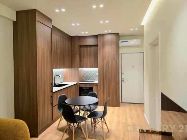 Tirane, jepet me qera apartament 1+1+Ballkon Kati 8, 50 m² 500 € (Ali Demi)