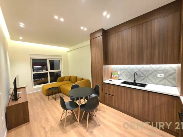 Tirane, jepet me qera apartament 1+1+Ballkon Kati 8, 50 m² 500 € (Ali Demi)