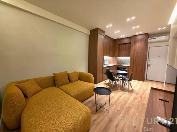 Tirane, jepet me qera apartament 1+1+Ballkon Kati 8, 50 m² 500 € (Ali Demi)