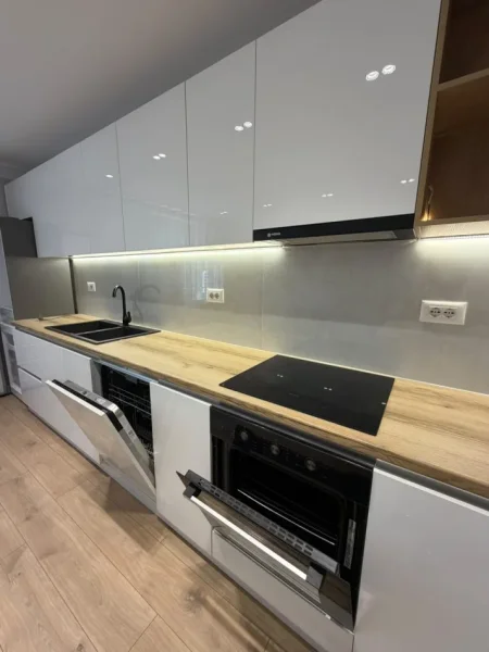 Tirane, jepet me qera apartament 1+1 Kati 2, 65 m² 600 € (Shkolla 9-vjeçare \”E Kuqe\”)