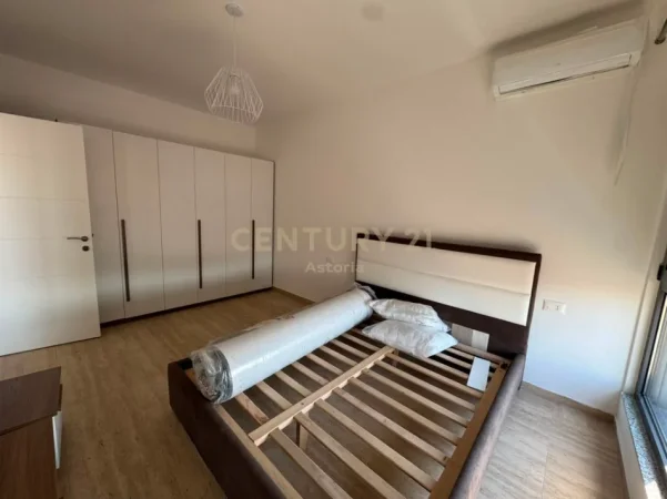 Tirane, jepet me qera apartament 1+1 Kati 7, 67 m² 450 € (te Bulevardi i Ri)