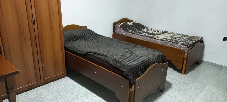 Tirane, jepet me qera apartament 1+1 Kati 1, 30 m² 200 € (Tregu Elektrik)