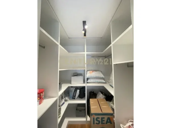 Tirane, jepet me qera apartament 3+1+Ballkon Kati 5, 135 m² 800 € (Kompleksi Fiori Di Bosco)