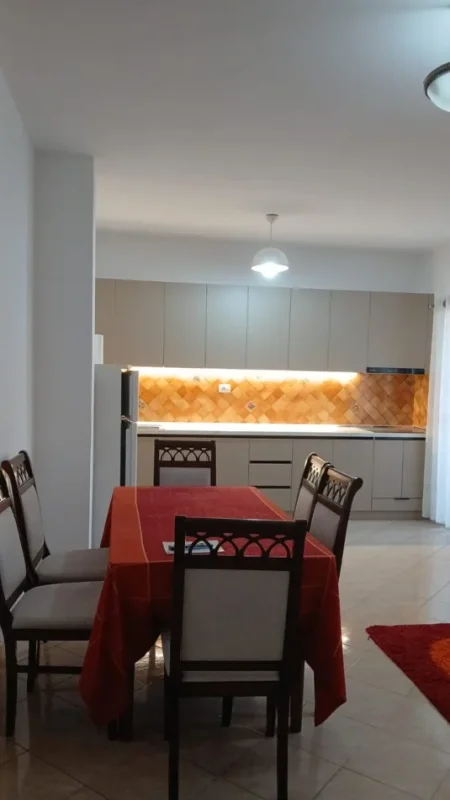 Tirane, jepet me qera apartament 1+1 Kati 5, 80 m² 600 € (Rruga Myslym Shyri)