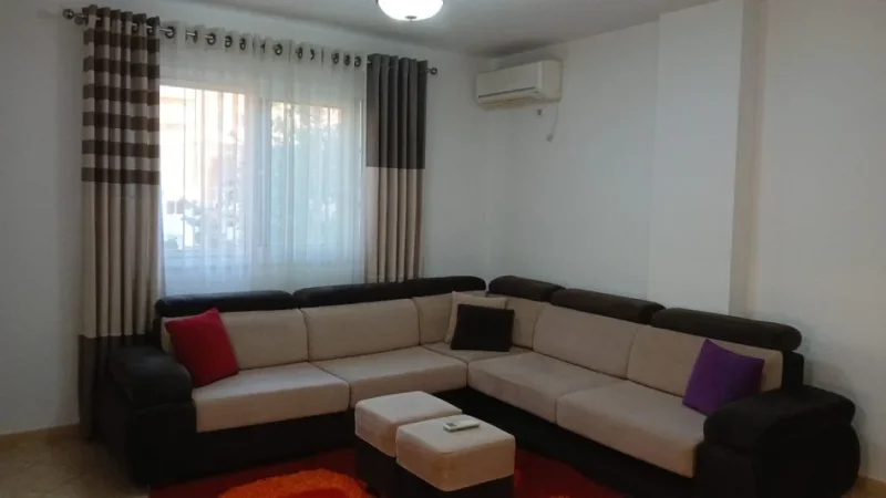 Tirane, jepet me qera apartament 1+1 Kati 5, 80 m² 600 € (Rruga Myslym Shyri)