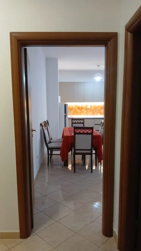 Tirane, jepet me qera apartament 1+1 Kati 5, 80 m² 600 € (Rruga Myslym Shyri)