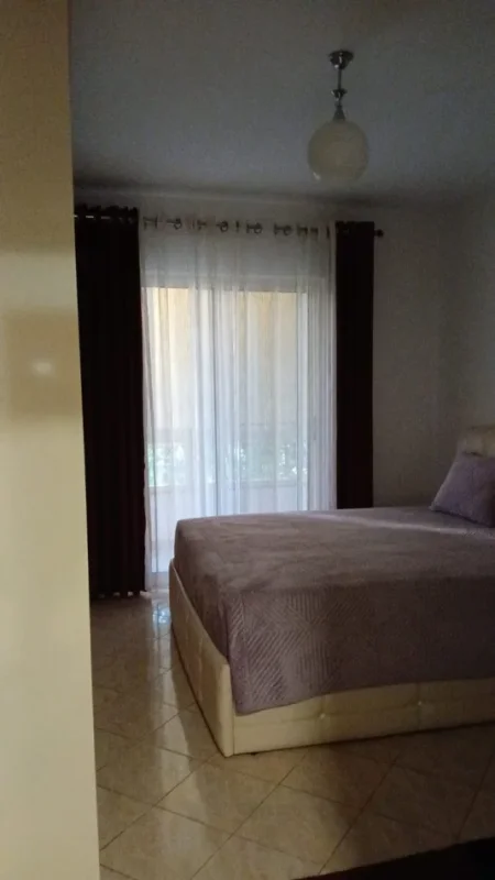 Tirane, jepet me qera apartament 1+1 Kati 5, 80 m² 600 € (Rruga Myslym Shyri)