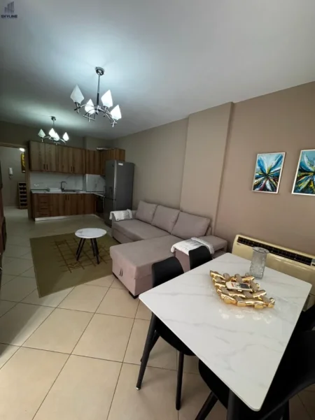 Tirane, jepet me qera apartament 1+1 Kati 3, 450 € (Astir)