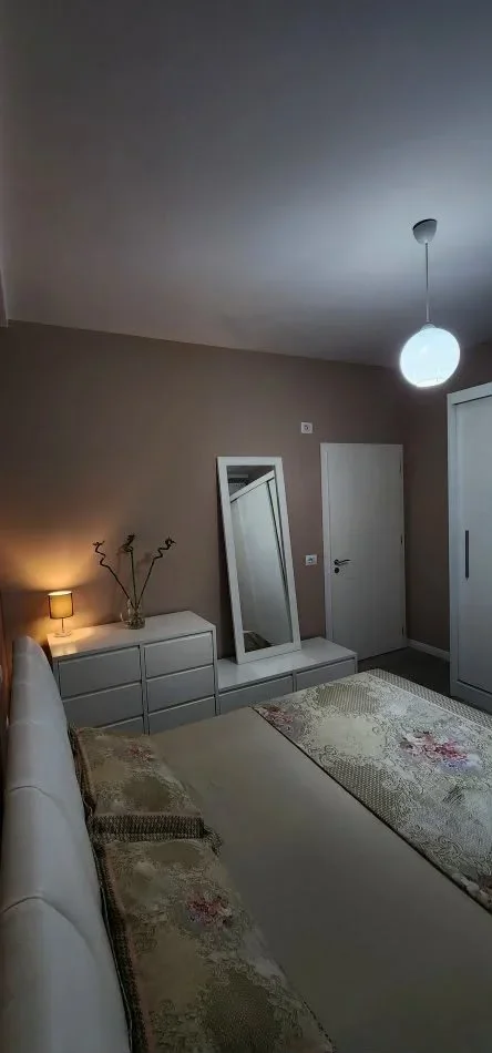 Tirane, jepet me qera apartament 1+1 Kati 3, 72 m² 780 € (RRUGA E KAVAJES)