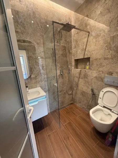 Tirane, shitet apartament Kati 3, 34 m² 120.000 € (Rruga Hoxha Tahsim)