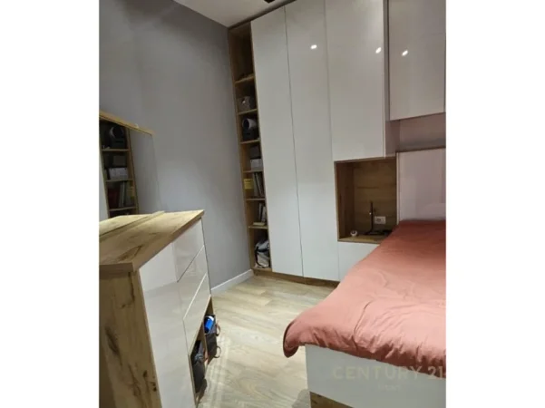 Tirane, jepet me qera apartament 1+1 Kati 1, 60 m² 650 € (tek Kopshti Botanik)