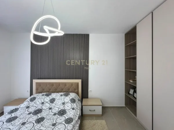 Tirane, jepet me qera apartament 1+1+Ballkon Kati 5, 70 m² 600 € (jordan misja)