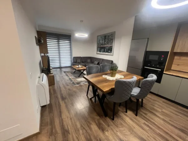 Tirane, jepet me qera apartament 2+1+Aneks+Ballkon Kati 5, 120 m² 1.200 € 