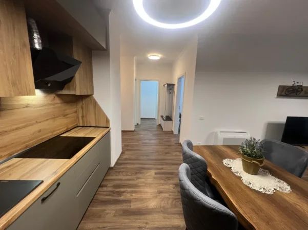 Tirane, jepet me qera apartament 2+1+Aneks+Ballkon Kati 5, 120 m² 1.200 € 
