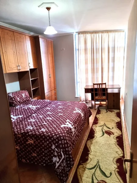 🏡 Jepet me Qira Apartament 2+1 ne Yzberisht,,  45.000 lekë / muaj