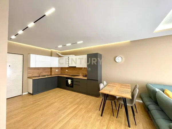 Tirane, jepet me qera apartament 2+1 Kati 1, 103 m² 800 € (KOPSHTI BOTANIK)