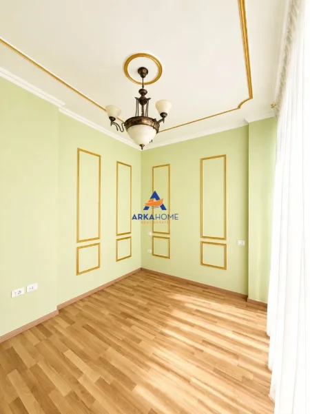 Tirane, jepet me qera ambjent biznesi Kati 2, 55 m² 550 € 