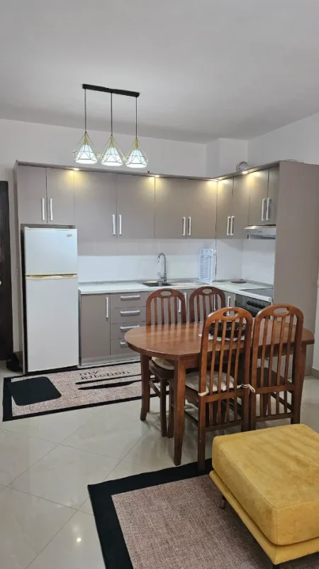 Tirane, jepet me qera apartament 1+1 Kati 5, 65 m² 420 € (ASTIR)